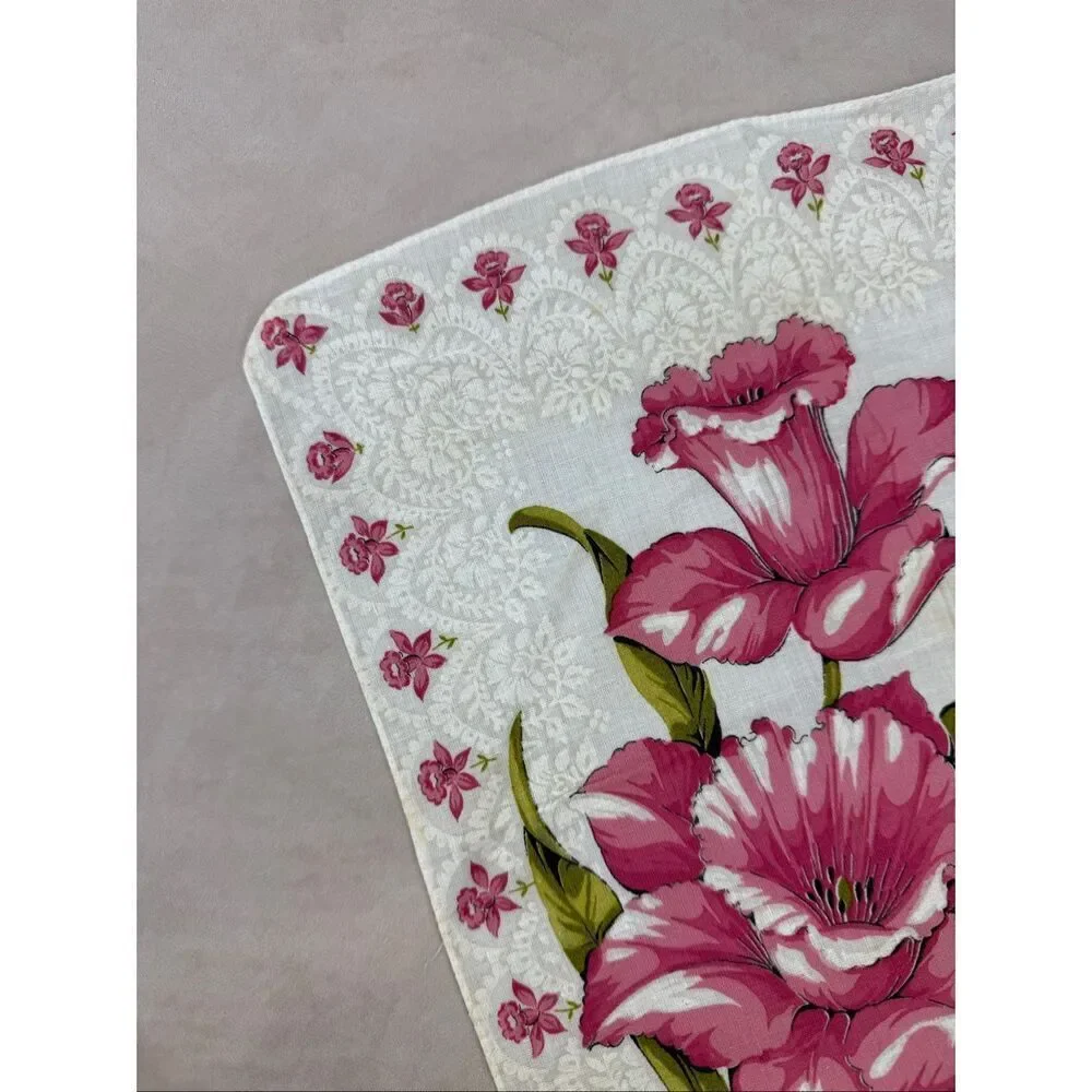 Vintage 1950s Pink Floral Hankie Handkerchief READ